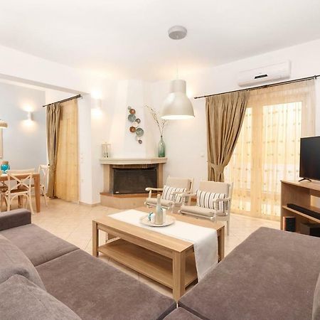 Апартаменты Charming And Comfy House Агия-Марина Экстерьер фото